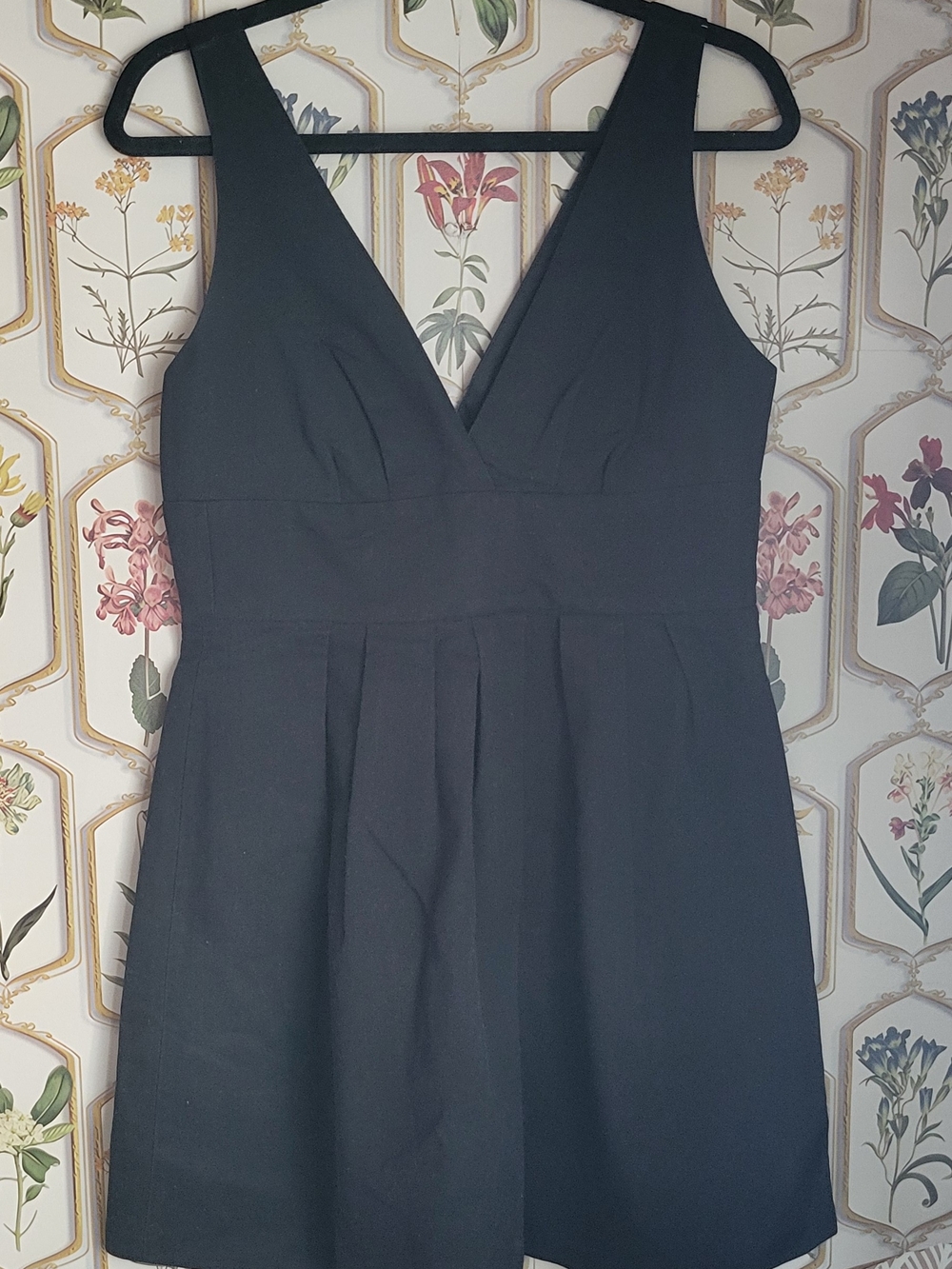 BB Dakota Classic V-Neck Black Women’s Dress Size 6 Cotton Midi